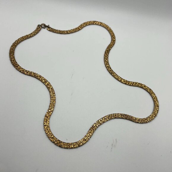 Vintage 80s Gold Tone Textured Link Necklace - Picture 2 of 8